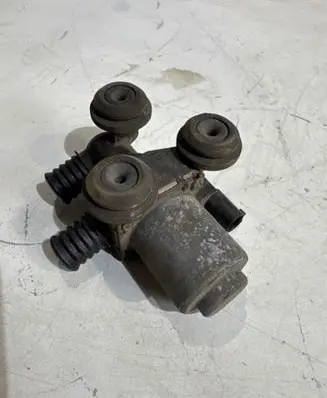 BMW 3 E46 Coolant heater control valve 4111036 020205 1147412444