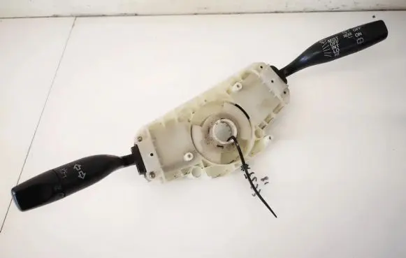 Honda HR-V Wiper turn signal indicator stalk/switch m18620