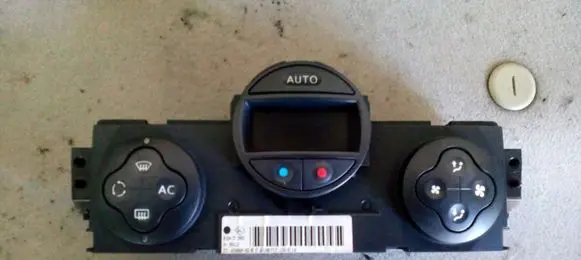 Renault Megane II Climate control unit 69340009