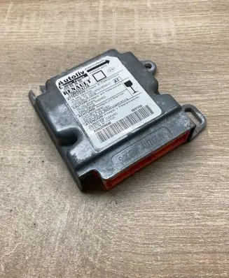 Renault Megane I Airbag control unit/module 7700437477A
