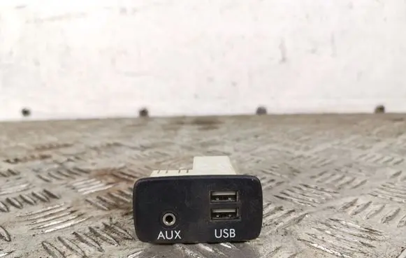 Subaru Outback (BS) USB socket connector 86257AL200