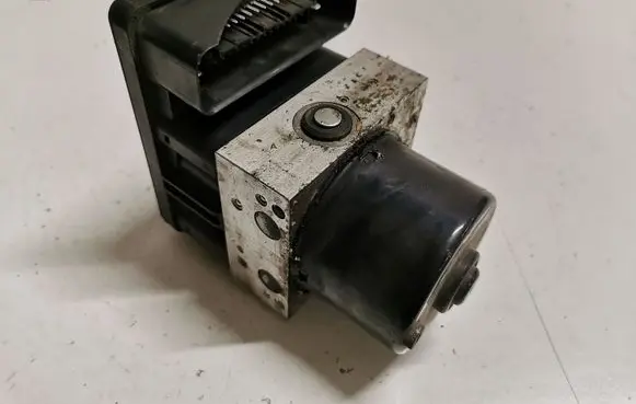 Volkswagen Golf V ABS Pump 1K0614517T 1K0907379AA