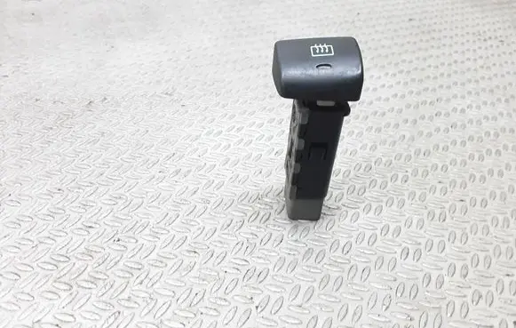Hyundai Santa Fe Windscreen/window heater switch 93710