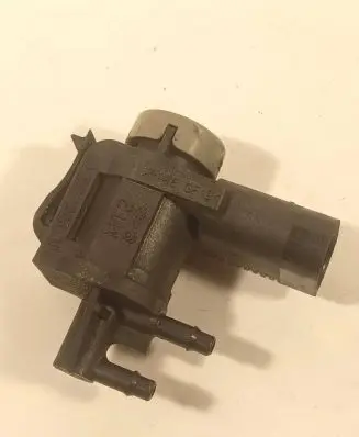 Volkswagen Golf IV Turbo solenoid valve 1J0906283C