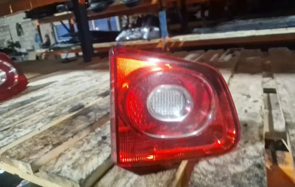 Volkswagen Tiguan Tailgate rear/tail lights 5N0945093C