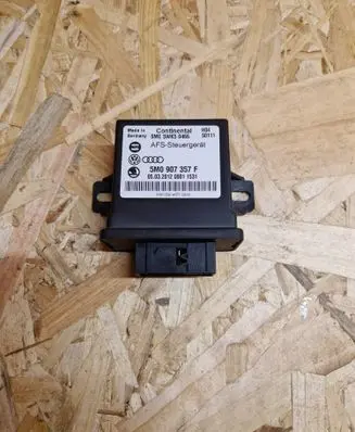 Volkswagen PASSAT B7 Light module LCM 5M0907357F 5WK50466
