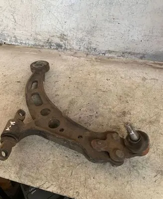 Lexus ES 250 - 300 - 330 Front lower control arm/wishbone
