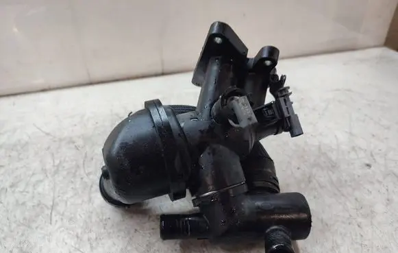 Jaguar XE Thermostat/thermostat housing G4D38575AD