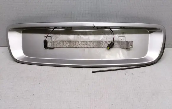 Nissan Primera Trunk door license plate light bar 