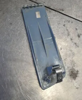 Volkswagen Golf III Front reflector 014411610R
