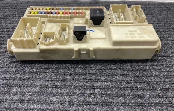 Volvo V50 Fuse module 30765471 00061437 519248306