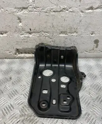 Toyota RAV 4 (XA30) Battery tray 