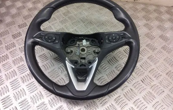 Opel Grandland X Steering wheel