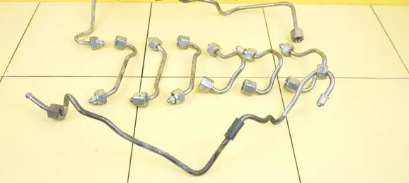 BMW X5 E70 Fuel injector supply line/pipe 28SP30