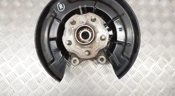 Toyota Highlander XU70 Rear wheel hub 423040E090 424100E031