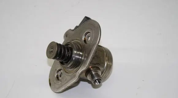 BMW 5 F10 F11 Mechanical fuel pump 8604232