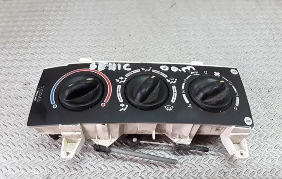 Renault Scenic I Climate control unit 662367T