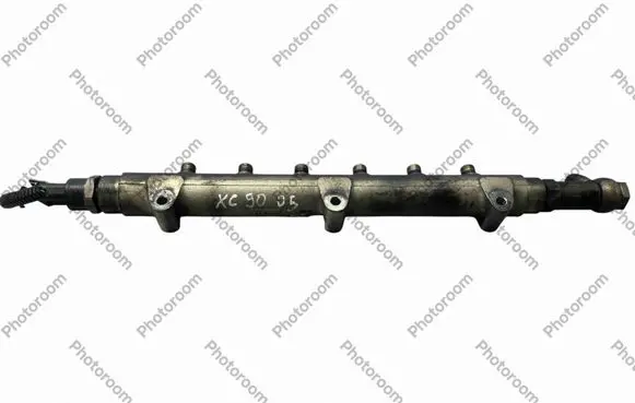 Volvo XC90 Fuel main line pipe 001677L1
