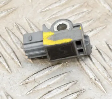 Hyundai Tucson TL Airbag deployment crash/impact sensor