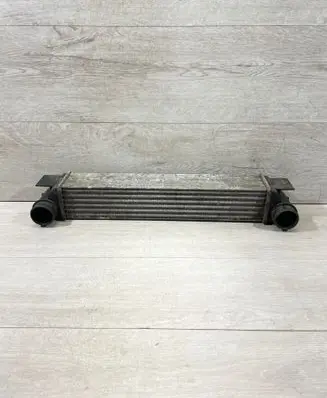 BMW 7 E38 Intercooler radiator 1612787 1914555
