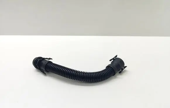 BMW 5 F10 F11 Breather hose/pipe 586509
