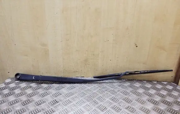 KIA Sportage Front wiper blade arm