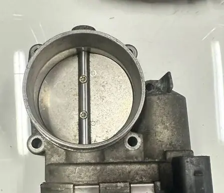 Audi A8 S8 D3 4E Throttle body valve 0280750105 07D133062