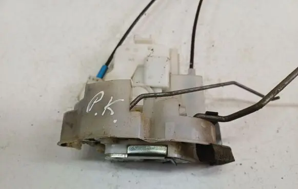 Subaru Outback Front door lock 