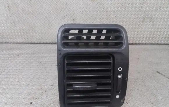 Honda CR-V Dashboard side air vent grill/cover trim