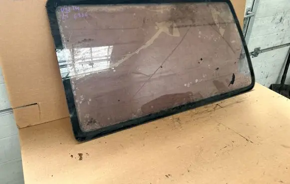 Volkswagen Transporter - Caravelle T4 Front triangle window/glass 