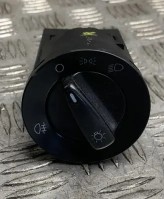 Volkswagen Golf IV Light switch 1C0941531