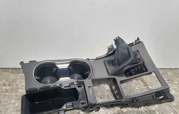Lexus NX Center console 5882178040