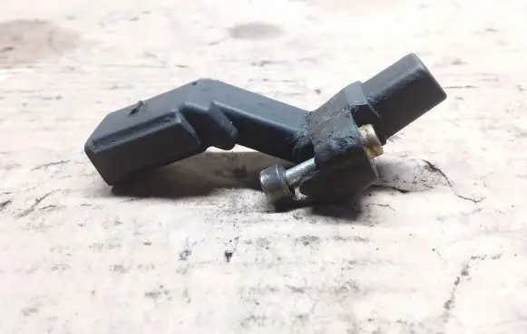 Volkswagen PASSAT B5.5 Crankshaft position sensor 036906430