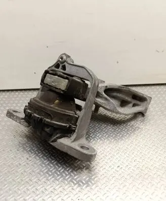 Opel Vivaro Engine mount bracket 112101360R
