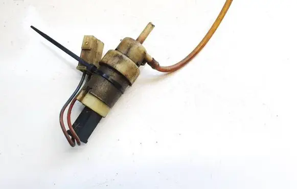 Volkswagen Jetta II Windscreen/windshield washer pump