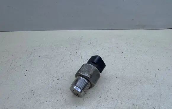 Lexus IS 220D-250-350 Fuel pressure sensor 8945860010