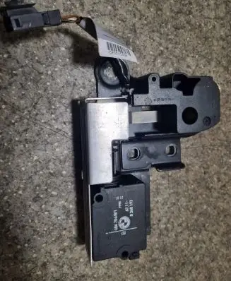BMW 5 E39 Tailgate window lock/catch/latch 8355127 5319DC