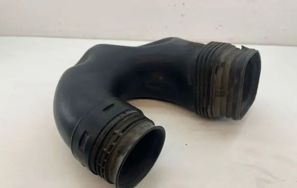 Volkswagen PASSAT B6 Air intake duct part 1K0129618AN