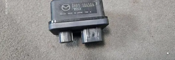 Mazda 3 III Glow plug pre-heat relay SH0118650A K4243