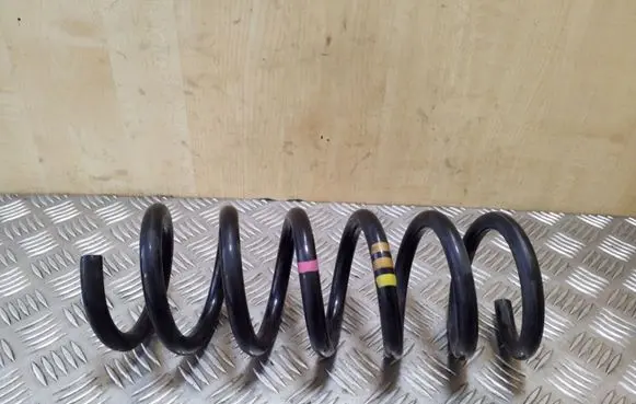 Volkswagen Touareg II Front coil spring