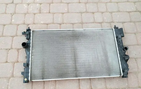 Opel Zafira C Coolant radiator 13267662
