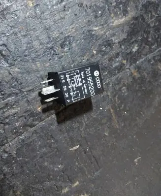 Volkswagen Transporter - Caravelle T4 Other relay 701955200