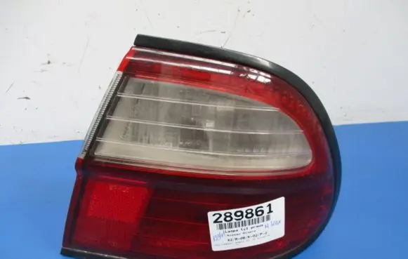 Nissan Almera Tino Rear/tail lights
