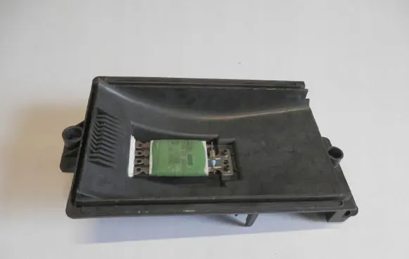 Volkswagen New Beetle Heater blower motor/fan resistor 1J0819022A