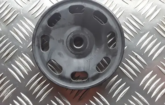 Volkswagen Touran I Crankshaft pulley 03C105255A