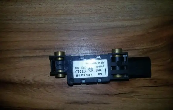 Audi A4 S4 B6 8E 8H Airbag deployment crash/impact sensor 8E0959643A