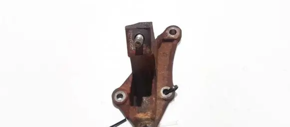 Ford Focus Engine mounting bracket 6s613k305aa 6s61-3k305-aa