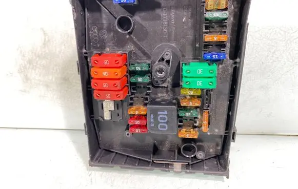 Volkswagen Touran I Fuse module 1k0937125a