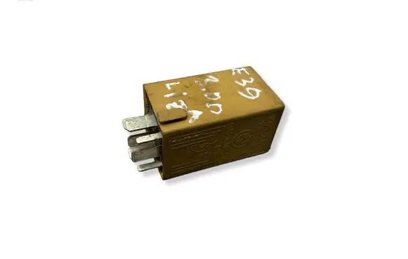BMW 5 E39 Window control relay 61368384505