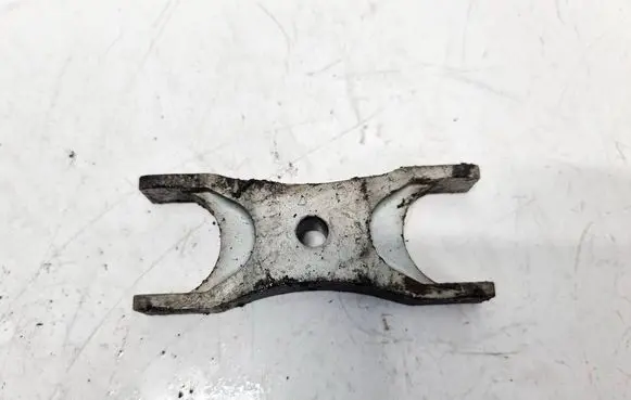 Volkswagen Touran II Fuel Injector clamp holder 03L216A